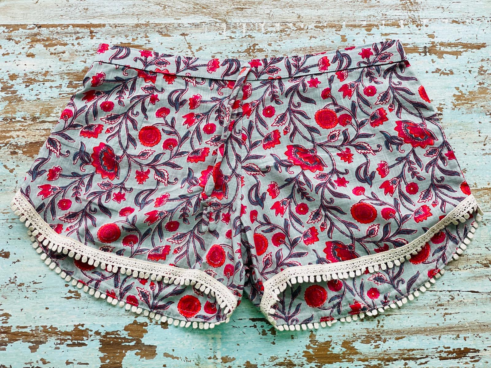 COASTIE SHORTS - Red Blue Flower White Lace