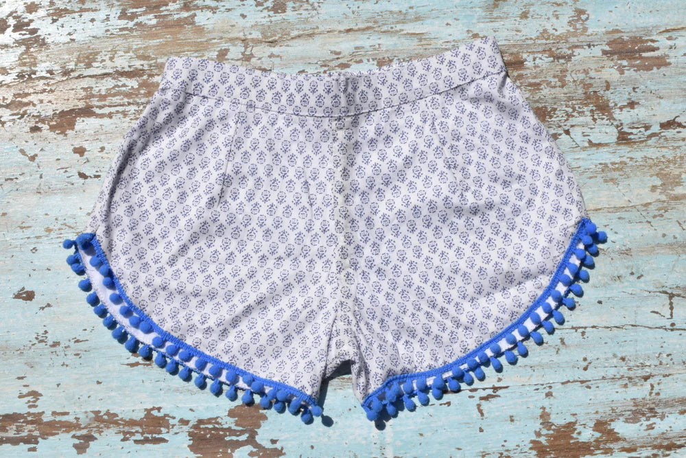 COASTIE SHORTS - White Blue Flower 3 Blue Trim