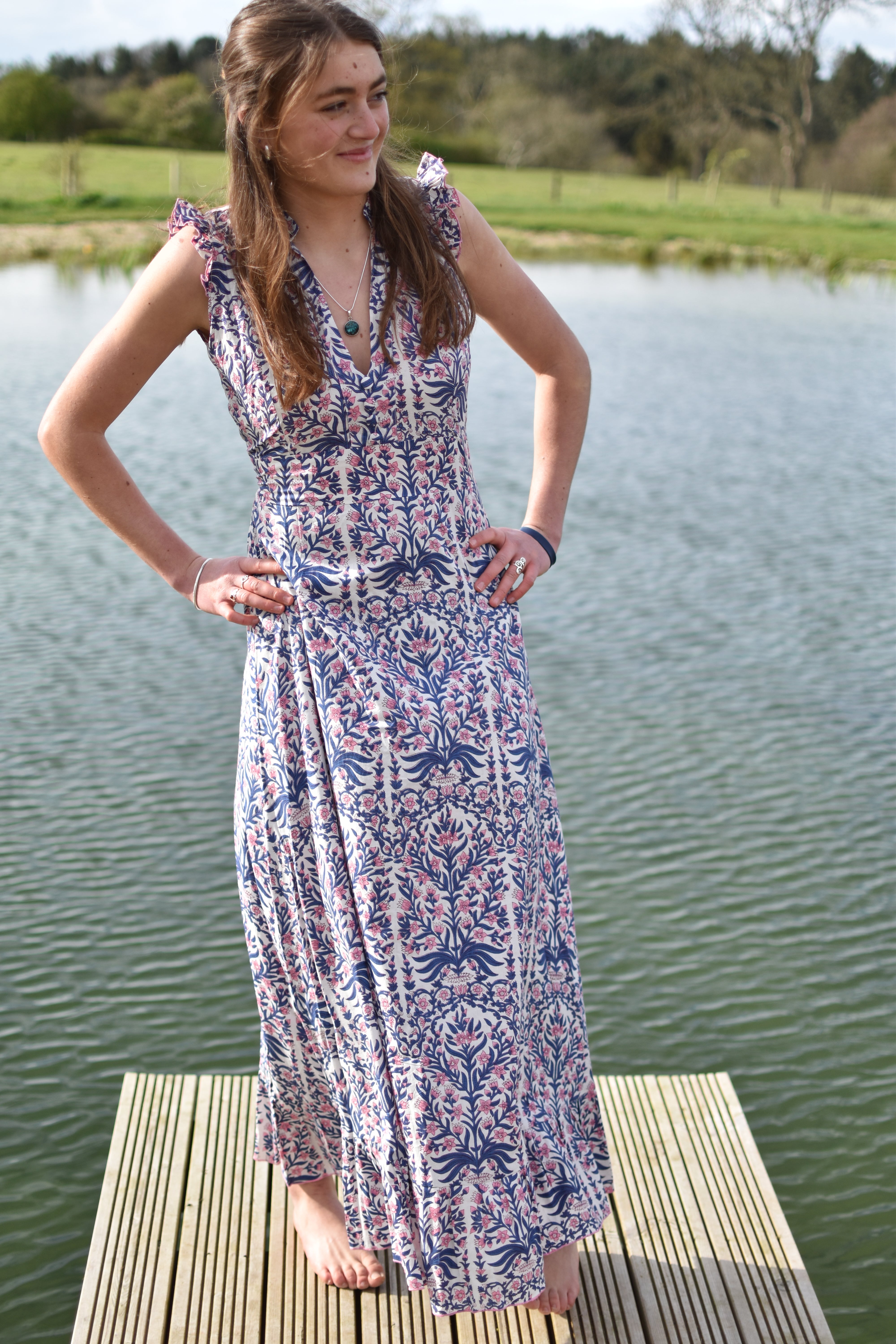 Sleeveless maxi dress - blue and pink