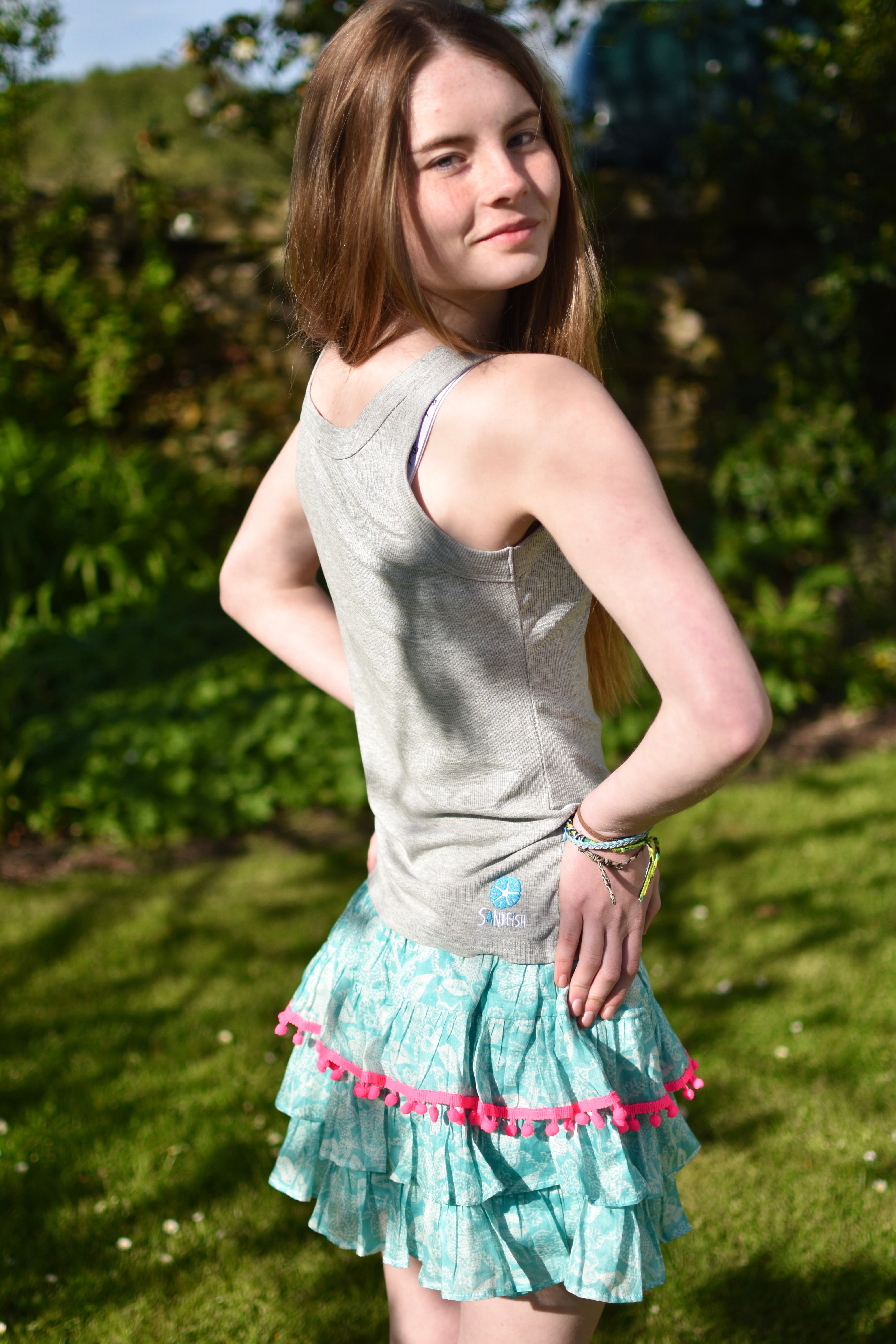 Rara Skort - turquoise with neon pink bobbles