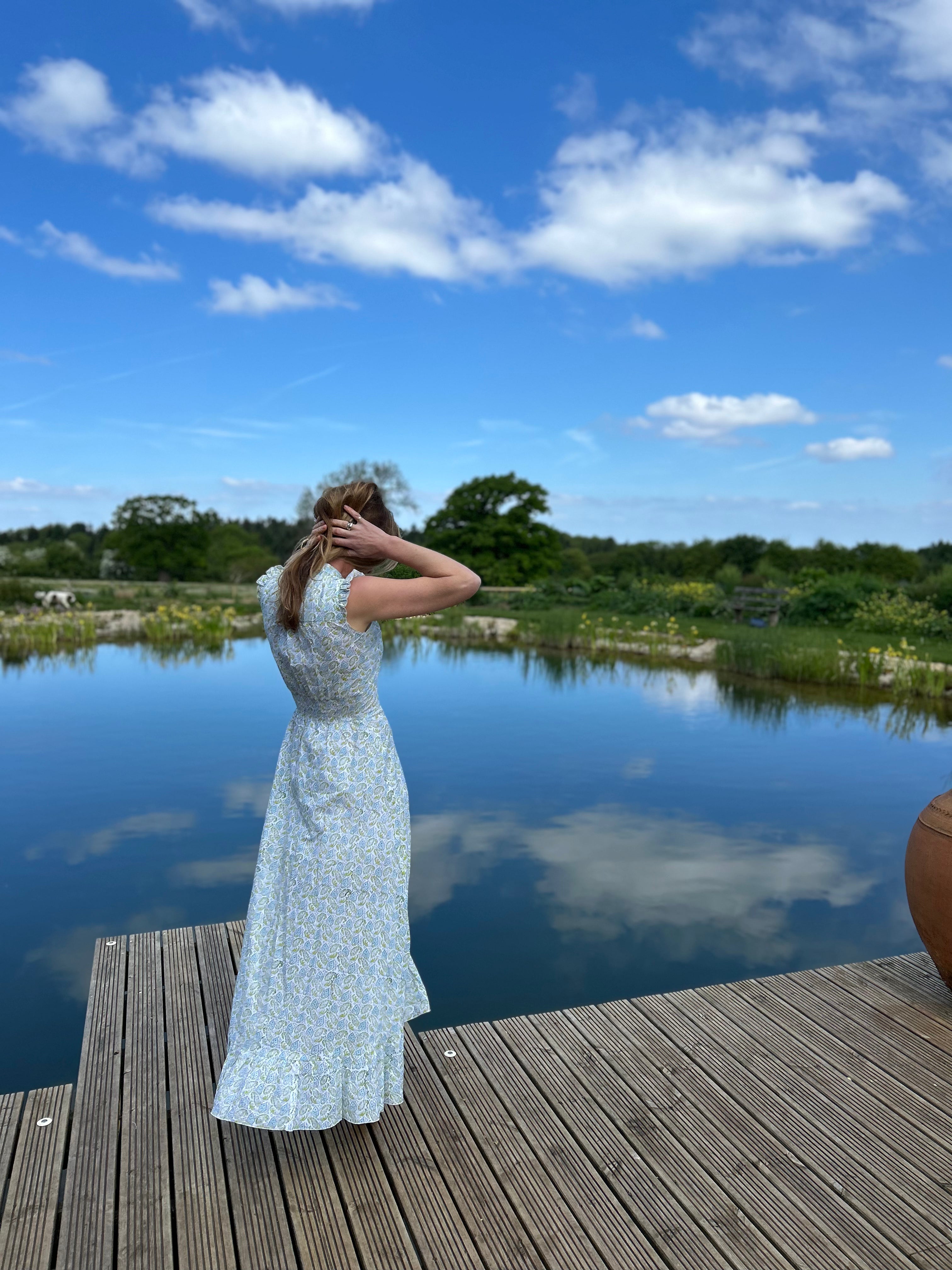 NEW! - Sleeveless maxi dress - green and blue vine