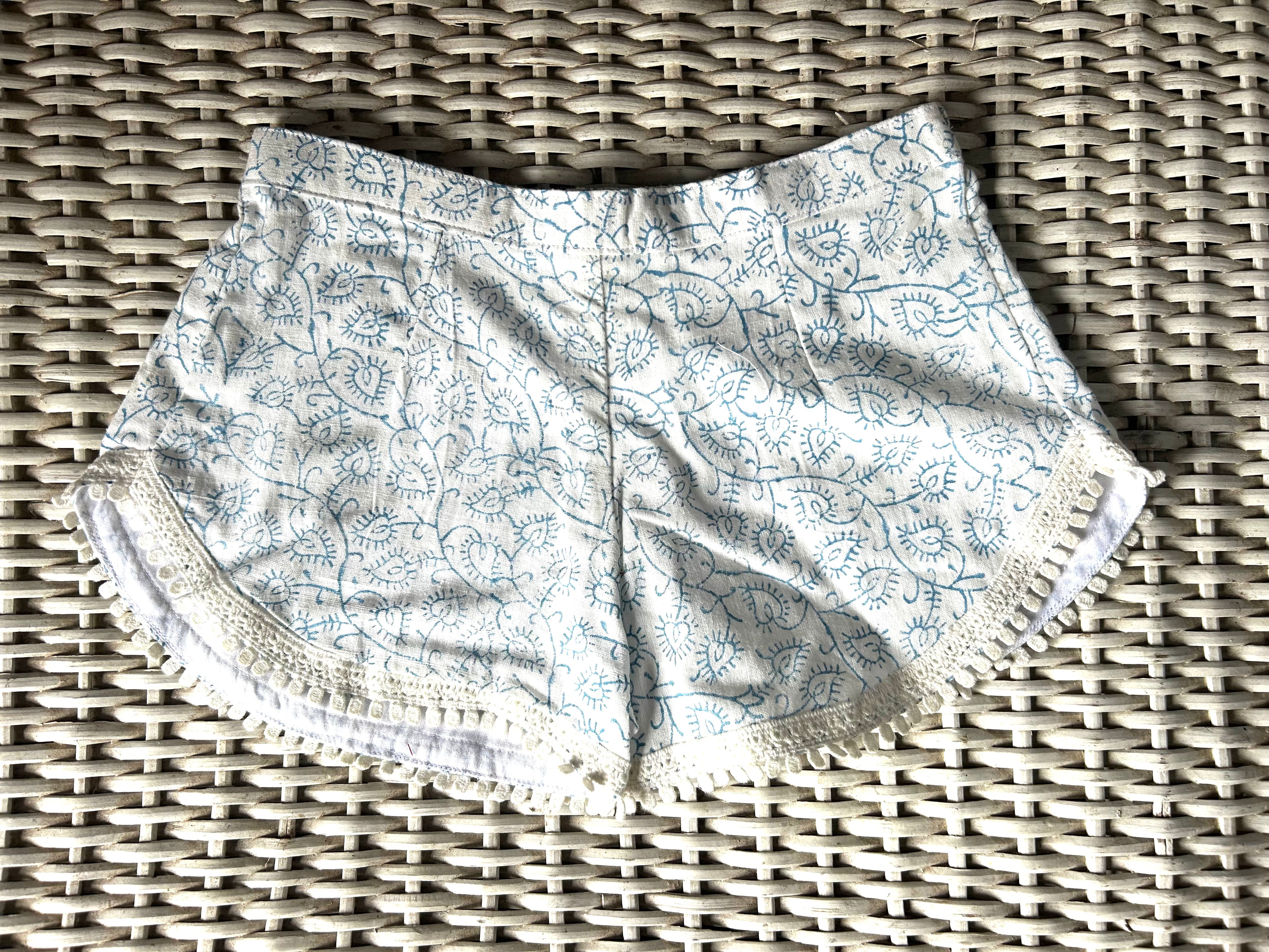 Coastie Shorts - white with blue doodles (8-9yrs)