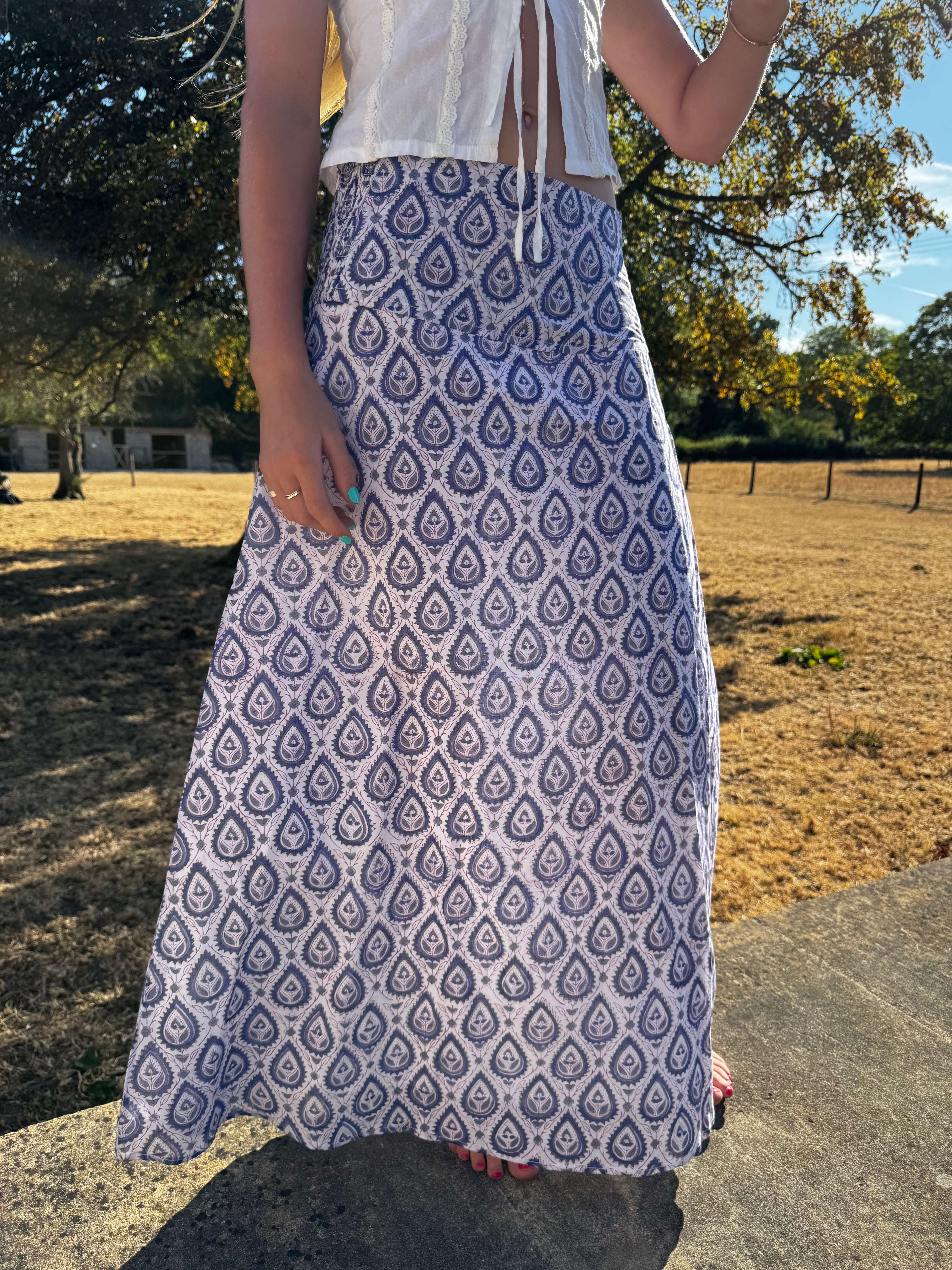 CHYULU ELASTIC MAXI SKIRT - blue leaf