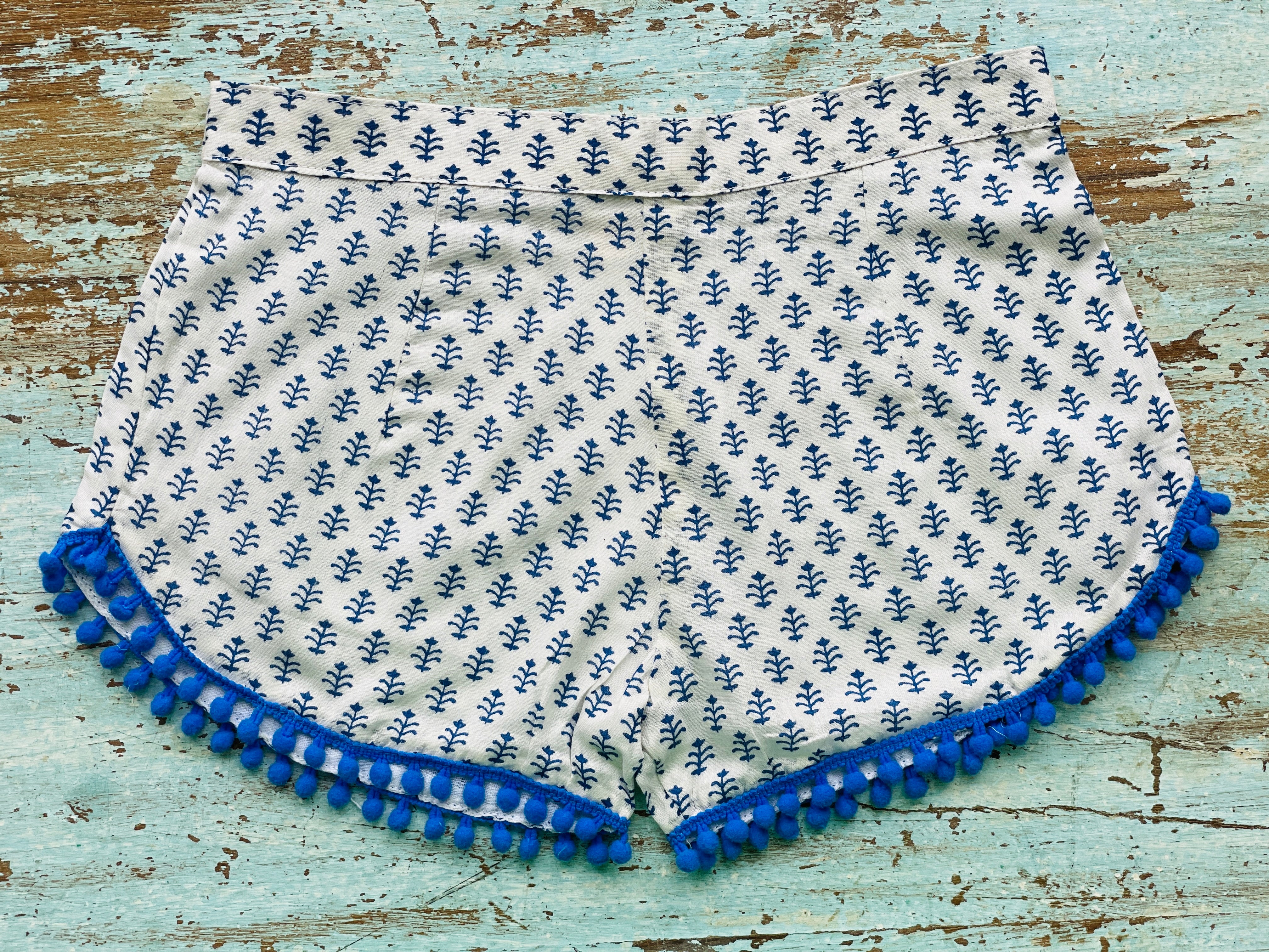 COASTIE SHORTS - Blue Leaf Blue Bobble