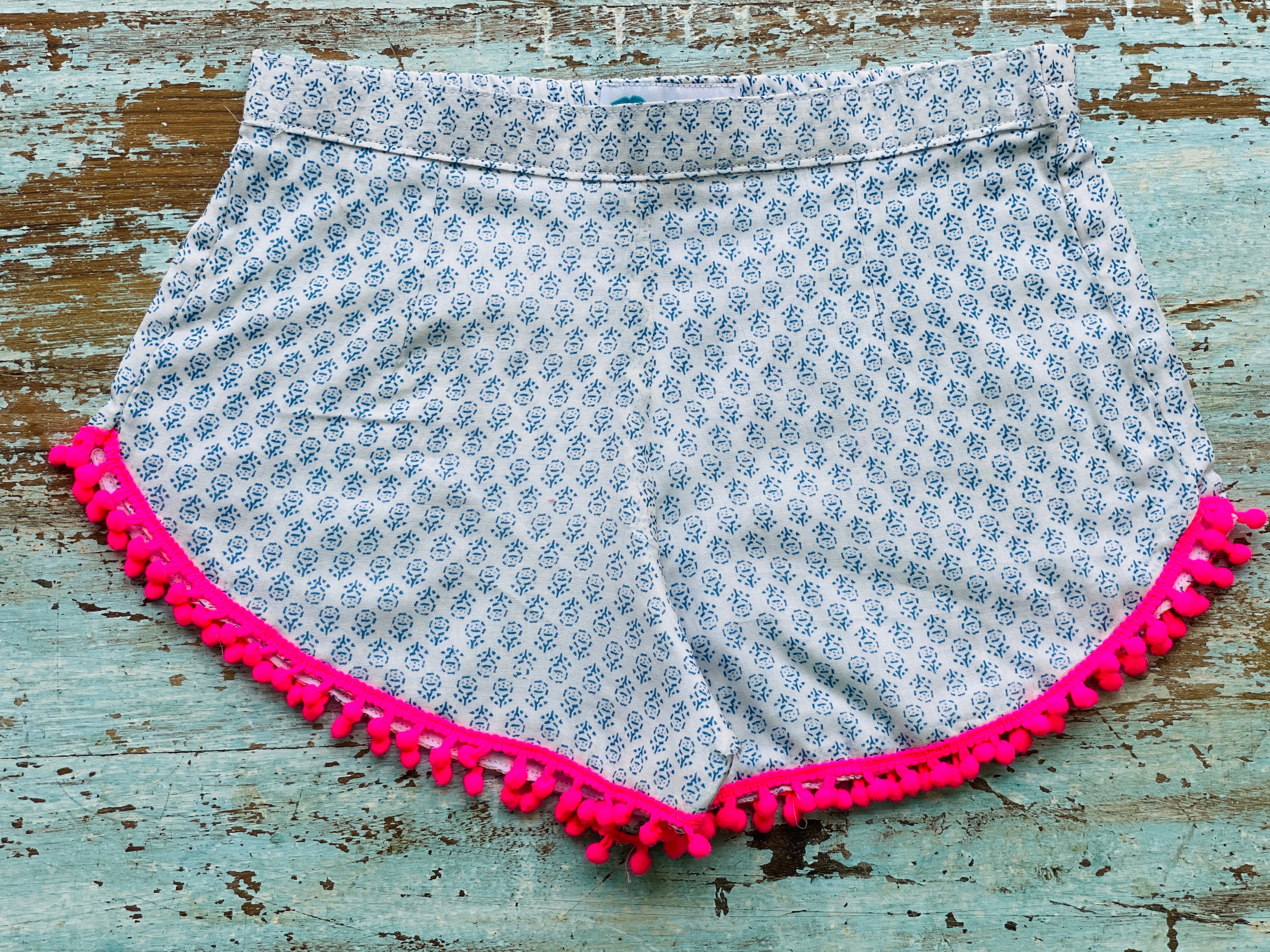 COASTIE SHORTS - Blue Flower Pink Bobble