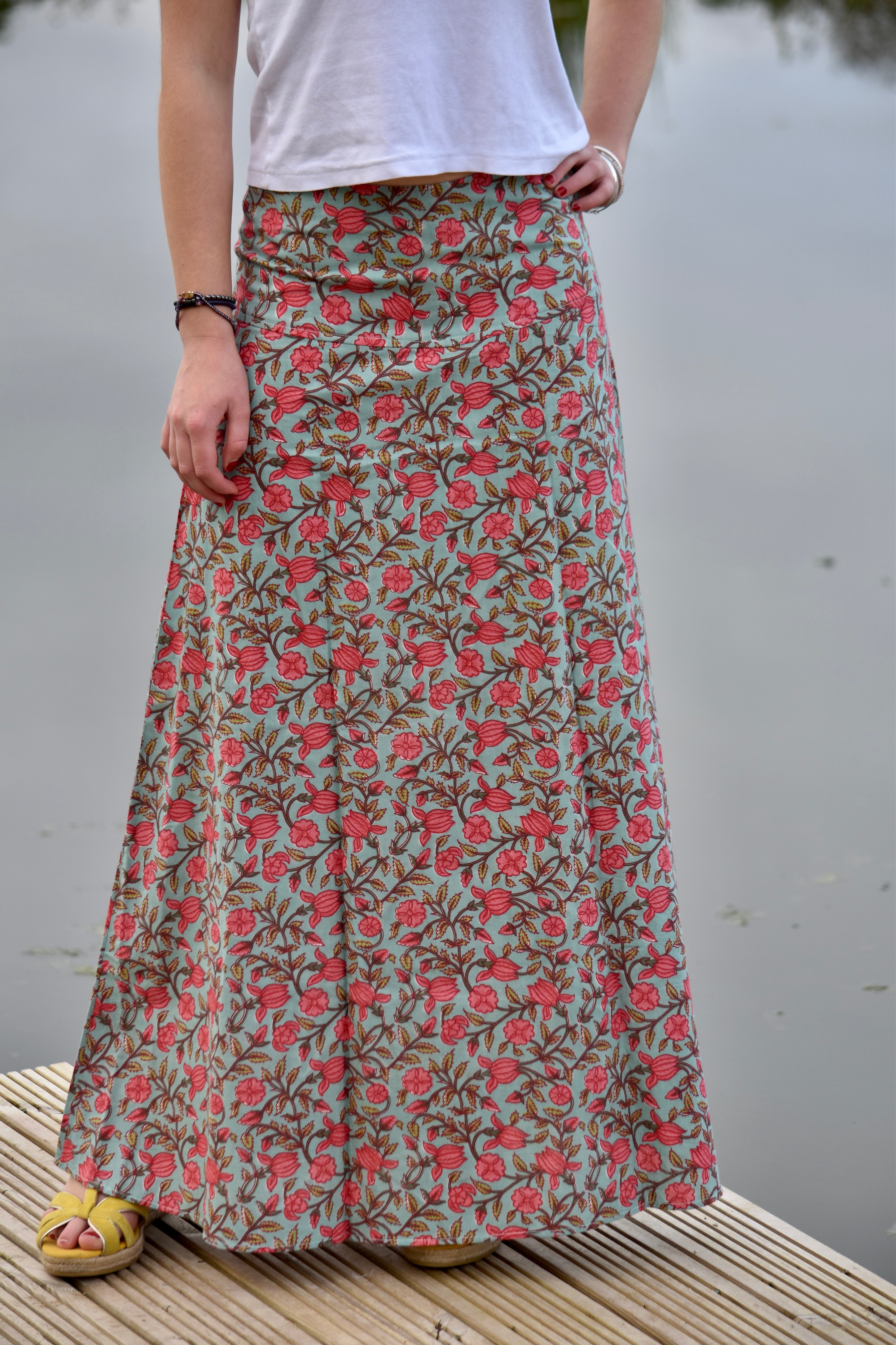 CHYULU ZIP MAXI SKIRT - BLUE / RED FLOWER