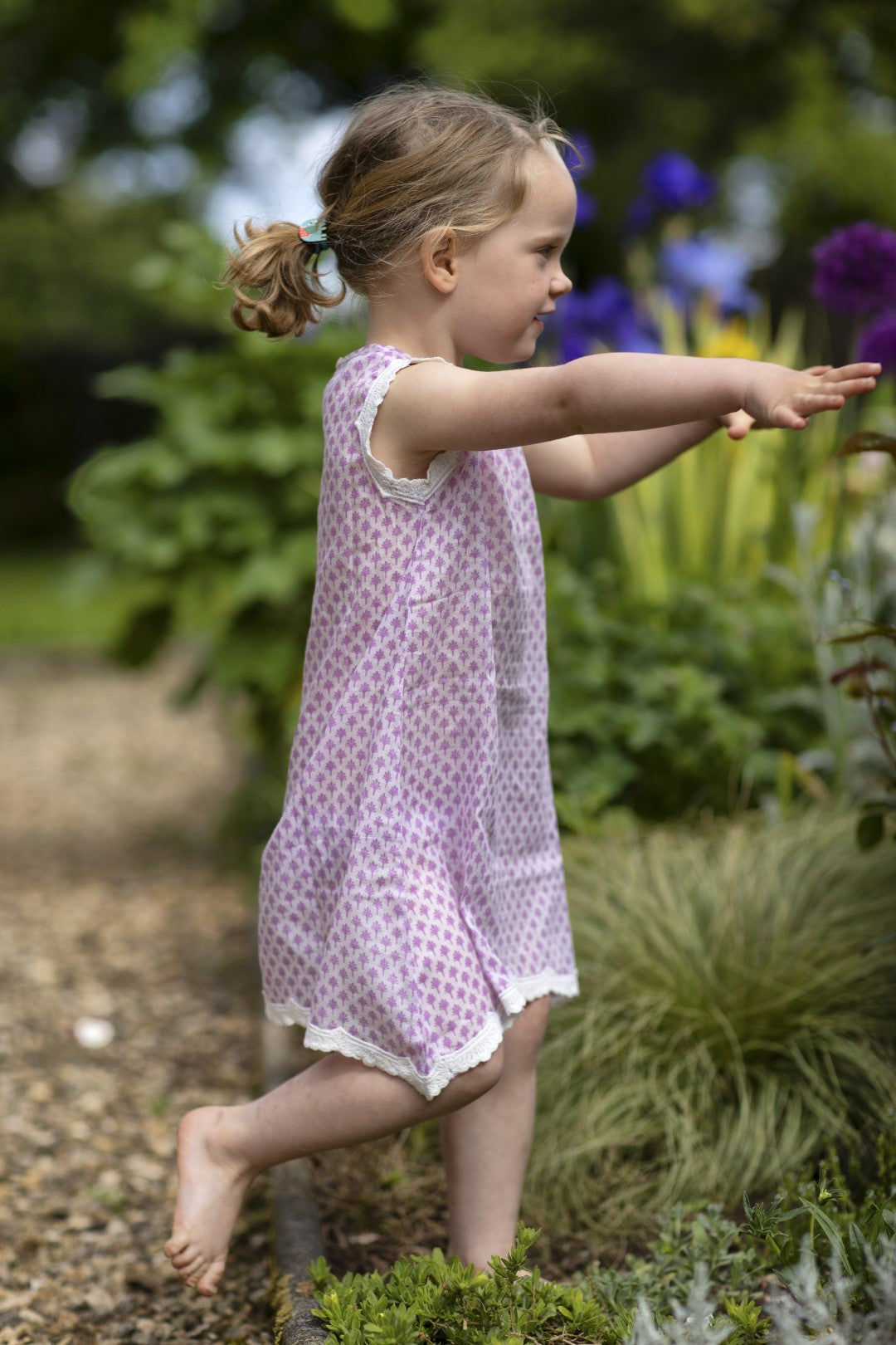 Dropped A Line - lavender with White Scallop