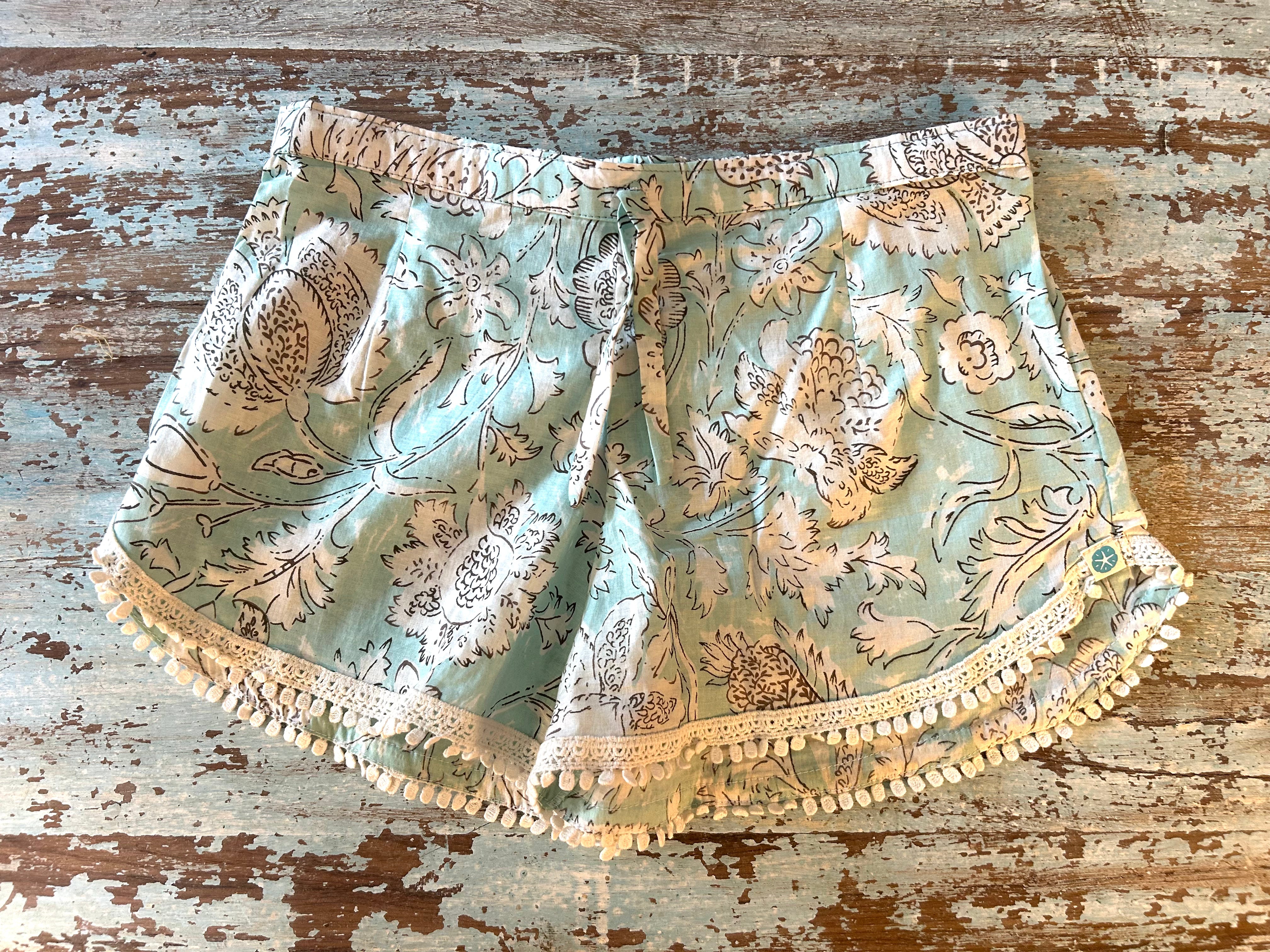 Coastie Shorts - spearmint with white lace (S)