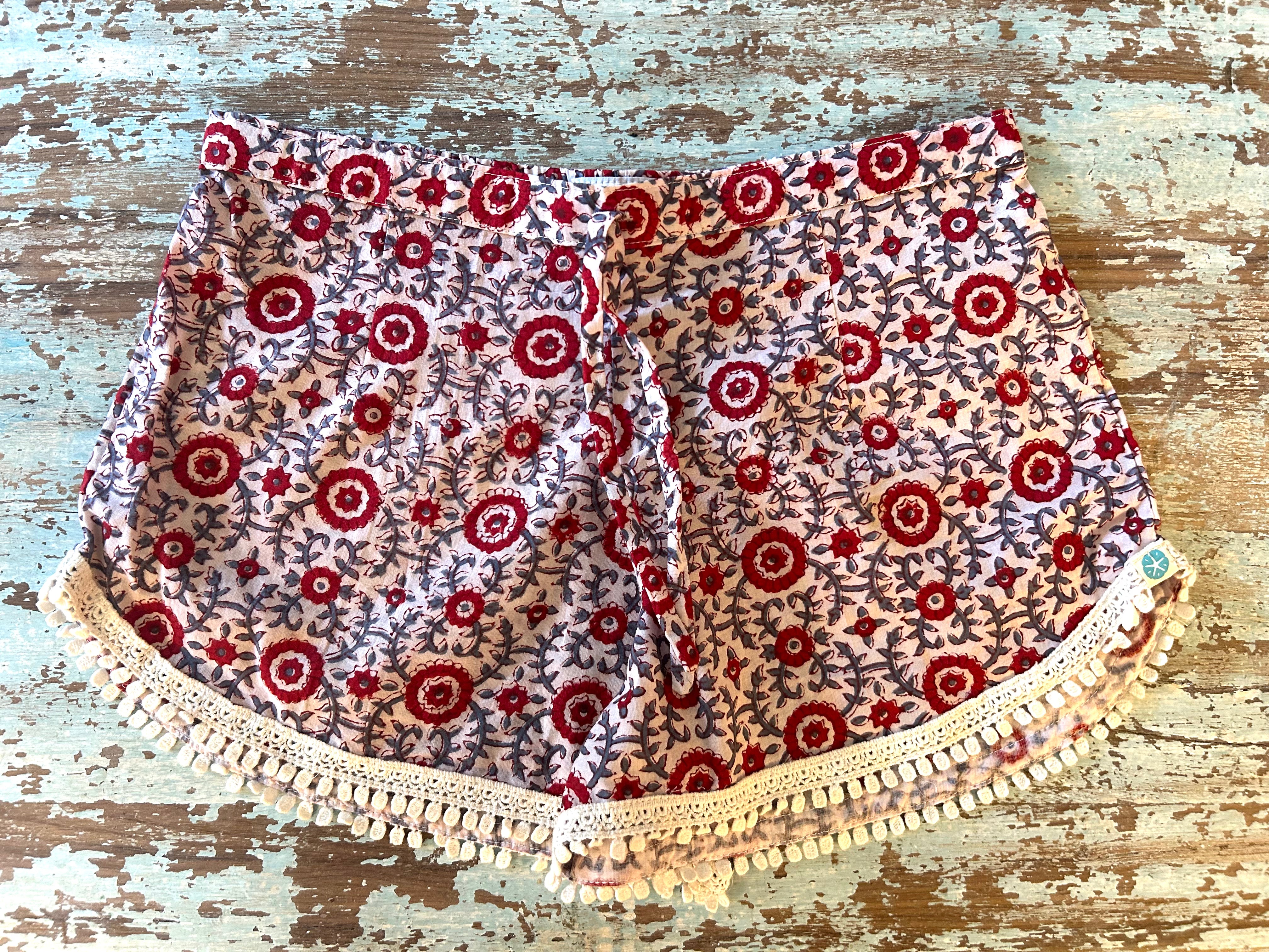 Coastie Shorts - bold red flowers with white lace (S)