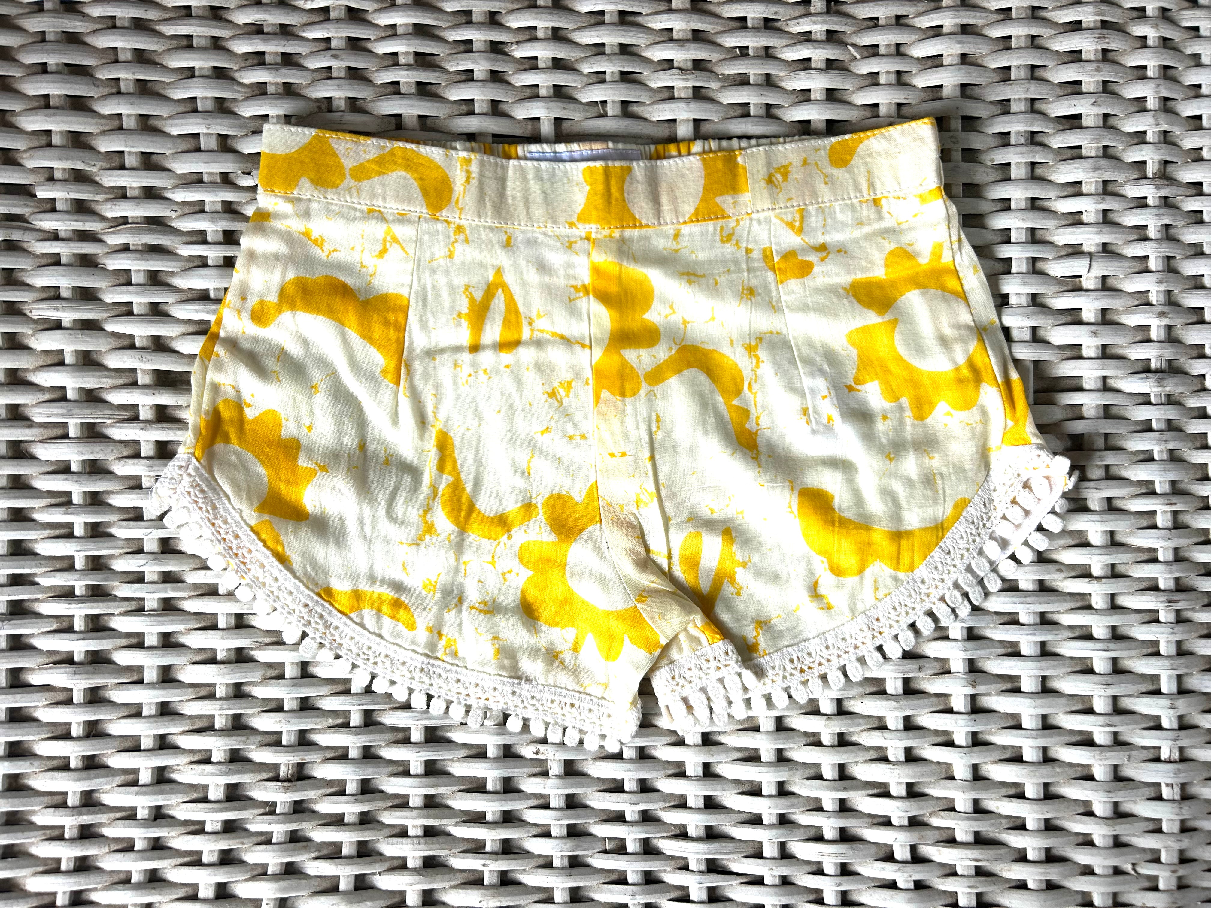Coastie Shorts - big bright yellow flowers (4-5yrs)